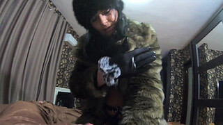 Preview- MilfyCalla- Deep blow-job and cum play while wearing a hot green fur-coat , leather gloves and long boots 213