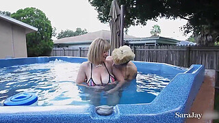 Lesbians Della Dane & Sara Jay Make Out Outdoors By The Pool!