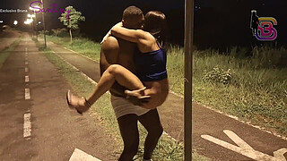 DELEGATE'S WIFE WAS CAUGHT GIVING IT TO A HARD GUY ON THE STREET OF GOIANIA
