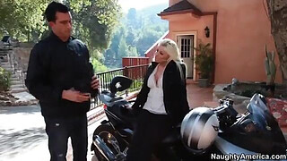 Blonde Britney Amber Fucking In The Outdoors With Her Tits