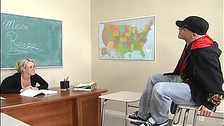 Carolyn Reese Fucking In The Classroom With Her Big Arse