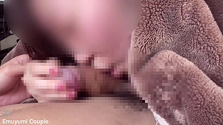 Erotic married woman Squeezing out sperm with a handjob in the morning