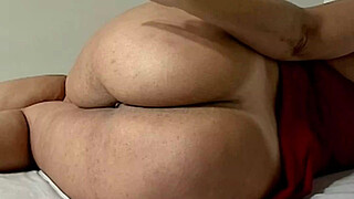 Mature women prefer it in the booty hole