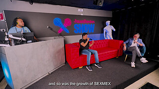 Mexican producer sets up a porn with the best asses in Colombia - Juan Bustos Podcast ft. SEXMEX