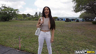 Spreading Pussy For Cash