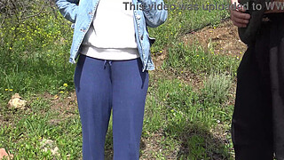 American tourist is Saudi Arabia is SHOCKED !!! Sextoy dealer offers her a second hand dildo to gape her pussy??!!!