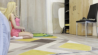 Mini Golf Girls Luna and Matty to Play for a Handjob Content to make a Cock Cum first