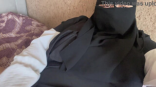 Turkish Khalifa without panties cums very wet