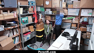 Security Guard Had a Hardcore Plan of Action for The Shoplifting Chick - Perp4k