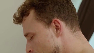 Petite Courier MILF Having Fun with Young Dude After Delivery Goes Wrong