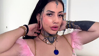 Laeticia's Arse Is A Major Argument!