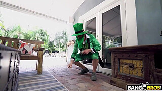 BANGBROS - It's All About The Butt And Rose Monroe Knows How To Bounce It On A Hard Penis