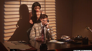 A private detective gets in deep with a femme fatale.