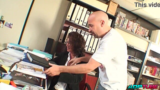 Mature mom gets fucked in the arse at a job interview