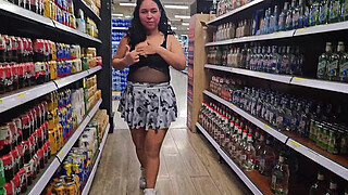 Venezuelan hotwife flashing her big booty in a supermarket in Medellin, Colombia (Cuckold filming)