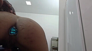 I called the plumber and sat with my pussy and tight booty on his pipe