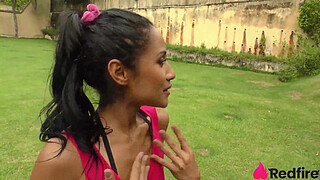 Training the booty of the horny Niara Pessanha outdoors with anal and DP