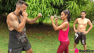 Training the booty of the horny Niara Pessanha outdoors with anal and DP