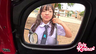 Peruvian man picks up a slutty in his mototaxi (HE SUCKS HER OUTDOORS)