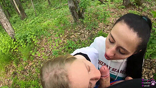 Amateur threeway blowjob outdoors