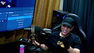 Renatinha Mello leaves Ruan's penis hard as a rock with just one kiss, she gave his cock a nice touch - Podcast Pápum no Barraco!