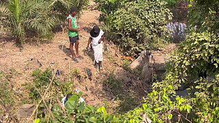 2 strangers taking turns to fuck this teenage village chick in the river
