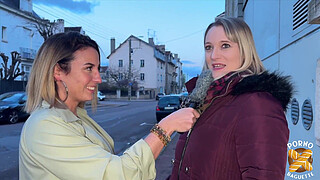 Busty women Kelly and Pam share a penis