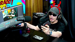 Psy Lunar got really horny in the middle of the Podcast, she started fingering herself really nicely, how delicious! - Podcast Pápum no Barraco!