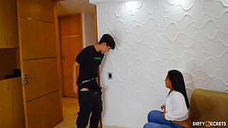 REAL ESTATE AGENT FUCKS A CLIENT WHILE SHOWING A HOUSE