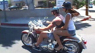 Milf Lexi Cummings Is A Hot Chicks Into Big Dicks