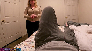 Stepson gets his penis off in the morning and puts it in his stepmom