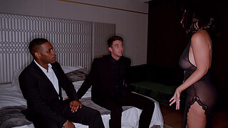 Interracial 3some with La Sirena 69 getting a sex lesson