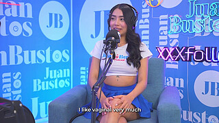 Little kinky Colombian Mayraoficial cums on the Sybian machine - Juan Bustos Podcast