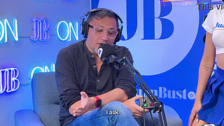 Little kinky Colombian Mayraoficial cums on the Sybian machine - Juan Bustos Podcast