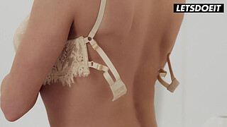 Horny Client Lets Masseur Fuck Her Hard After Oil Massage - WHITEBOXXX