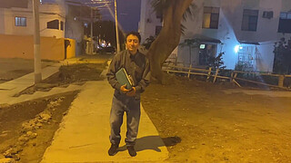 The old evangelical pastor gives a blowjob to a perverted young woman, REAL HOMEMADE AMATEUR