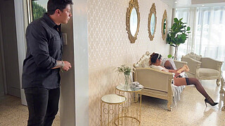 Intense facesitting! Busty maid has an orgasm in her boss's mouth