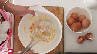 Gypsy Queen & Mary Frost - Homemade photo session ends for hot brunettes with threesome