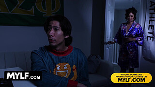 Pervy Stepbro Gets Stepmom and Stepsister Juniper Ren’s Pussy for Christmas