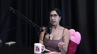 She stays in control when she's not recording with actors, every month she had a dirty time with the foreigner, and she went alone to the swingers' club - Renatinha Melo (WATCH ON: SHEER/RED)