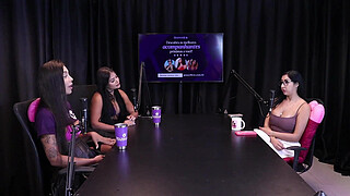 She stays in control when she's not recording with actors, every month she had a dirty time with the foreigner, and she went alone to the swingers' club - Renatinha Melo (WATCH ON: SHEER/RED)