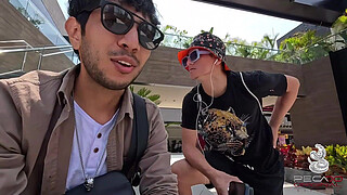 UN ESPECIAL ANDA SUELTO, Makanaky se levanta a malcriada en un mall del sur desierto