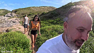 I put my penis in the hairy chick on the beach in Búzios - Candy Debby