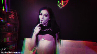 A Mind-Blowing And Hot Facial For Delilah Dagger