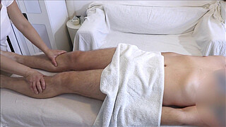 Full service massage with handjob and happy end in asian massage parlor