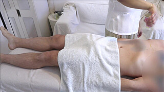 Full service massage with handjob and happy end in asian massage parlor