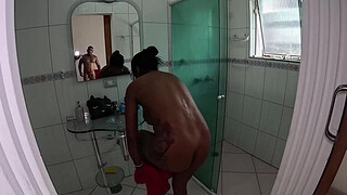 Behind the scenes with Iara Alves