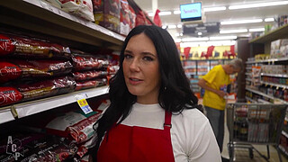 Smiths Employee Quits Job After Meeting Rich "Sugar Daddy" In Las Vegas