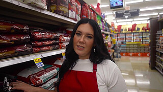 Smiths Employee Quits Job After Meeting Rich "Sugar Daddy" In Las Vegas