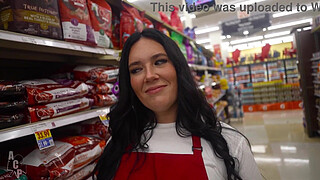 Smiths Employee Quits Job After Meeting Rich "Sugar Daddy" In Las Vegas